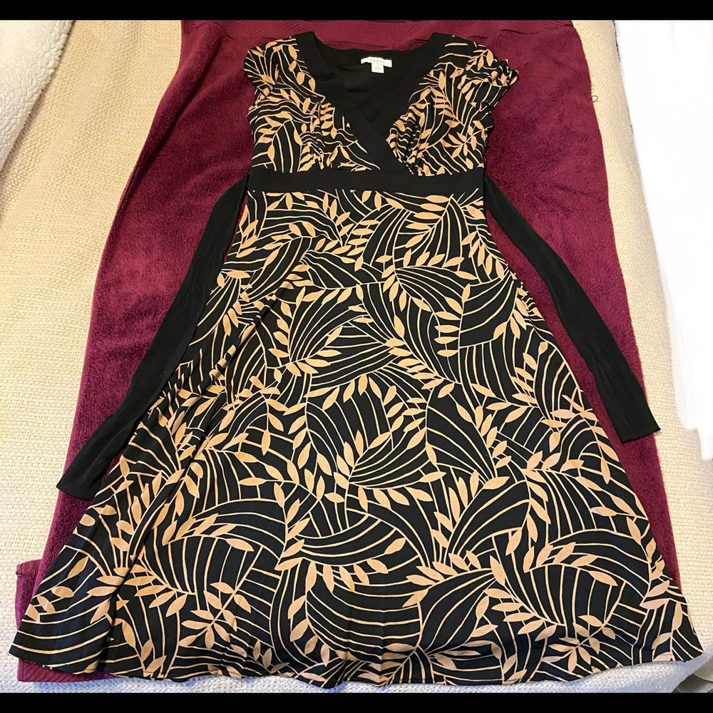 Dress barn size 8 black with tan leaves